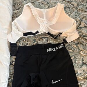 Nike Pro Black and White Activewear Set